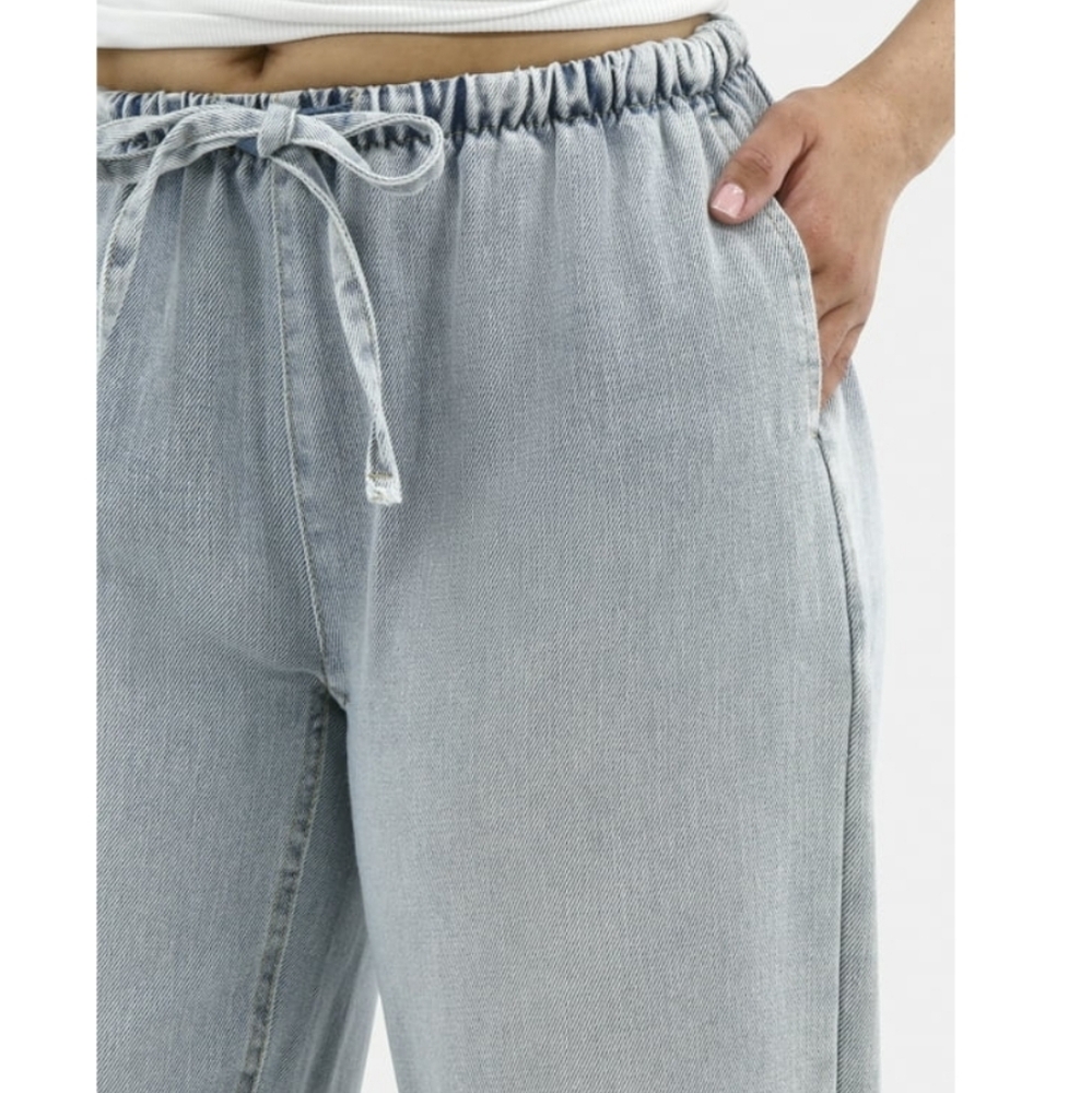 Wide Leg Pull On Jeans - Picture 4 of 6